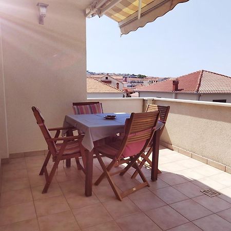 T&T Sea View Apartments Trogir Luaran gambar