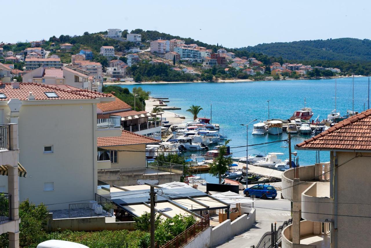 T&T Sea View Apartments Trogir Luaran gambar