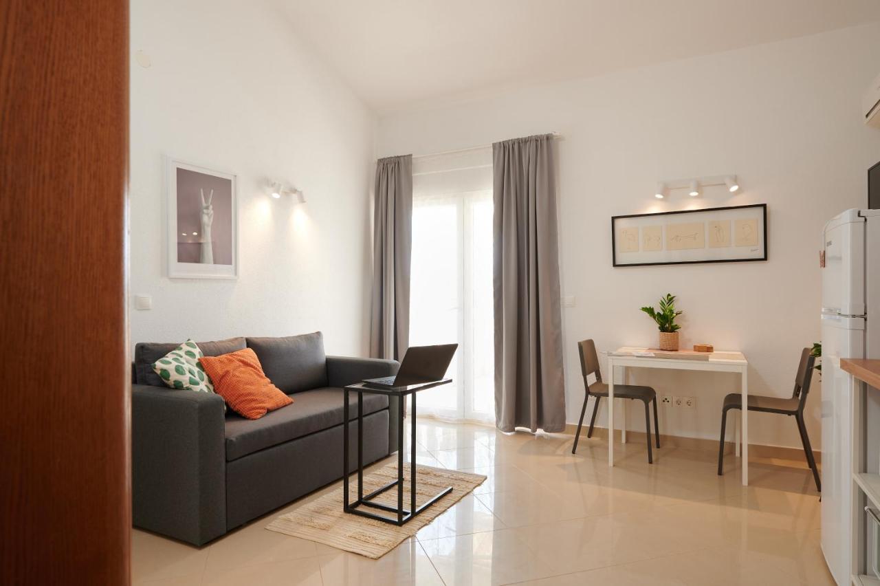 T&T Sea View Apartments Trogir Luaran gambar