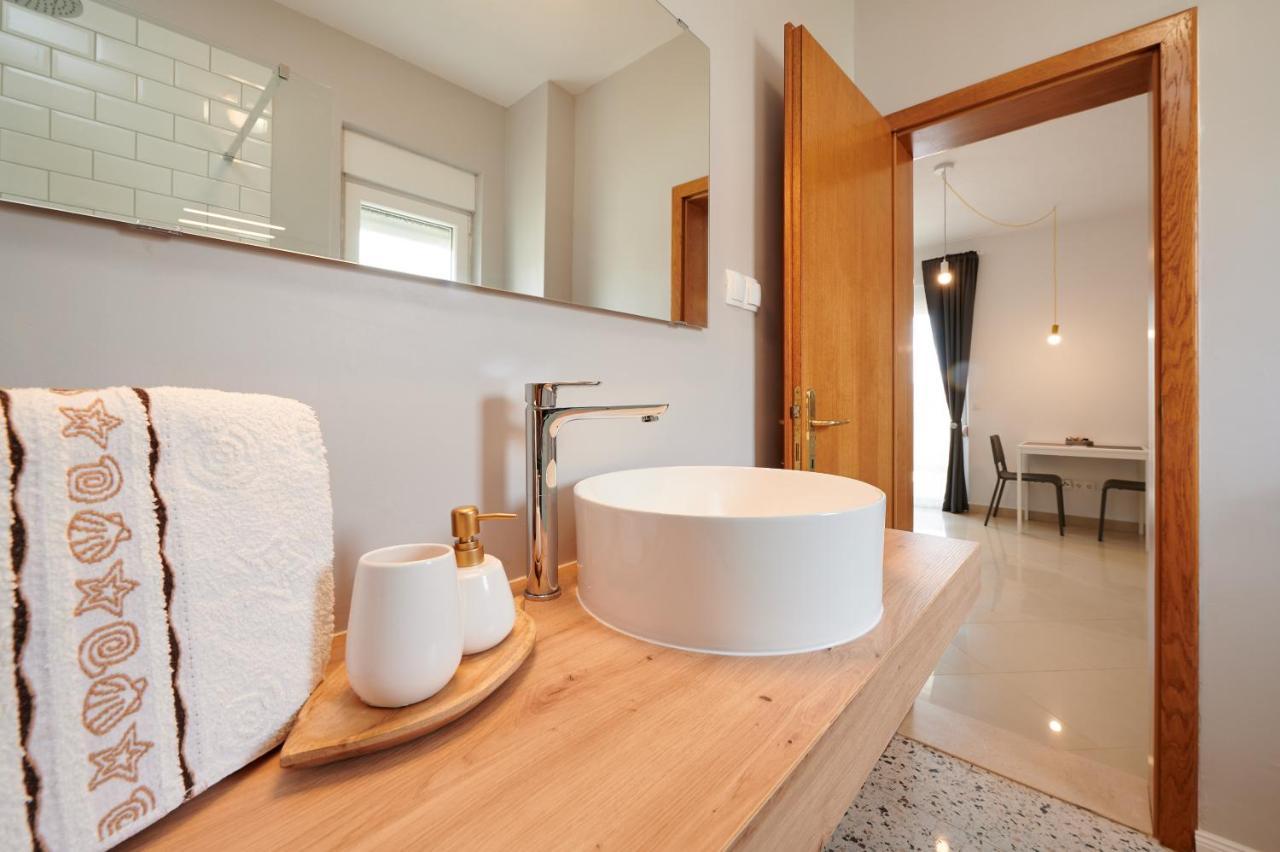 T&T Sea View Apartments Trogir Luaran gambar