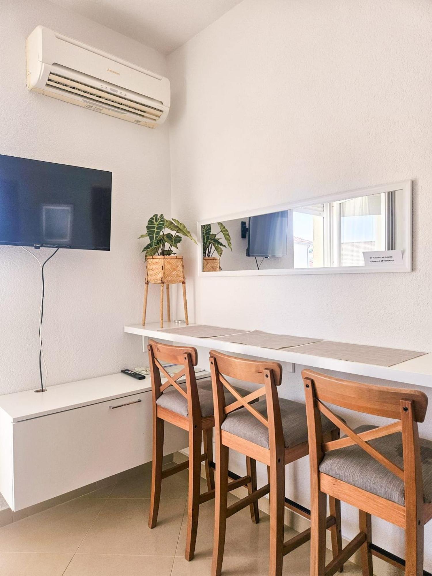 T&T Sea View Apartments Trogir Luaran gambar
