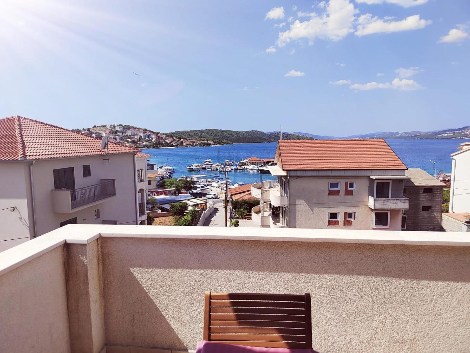 T&T Sea View Apartments Trogir Luaran gambar