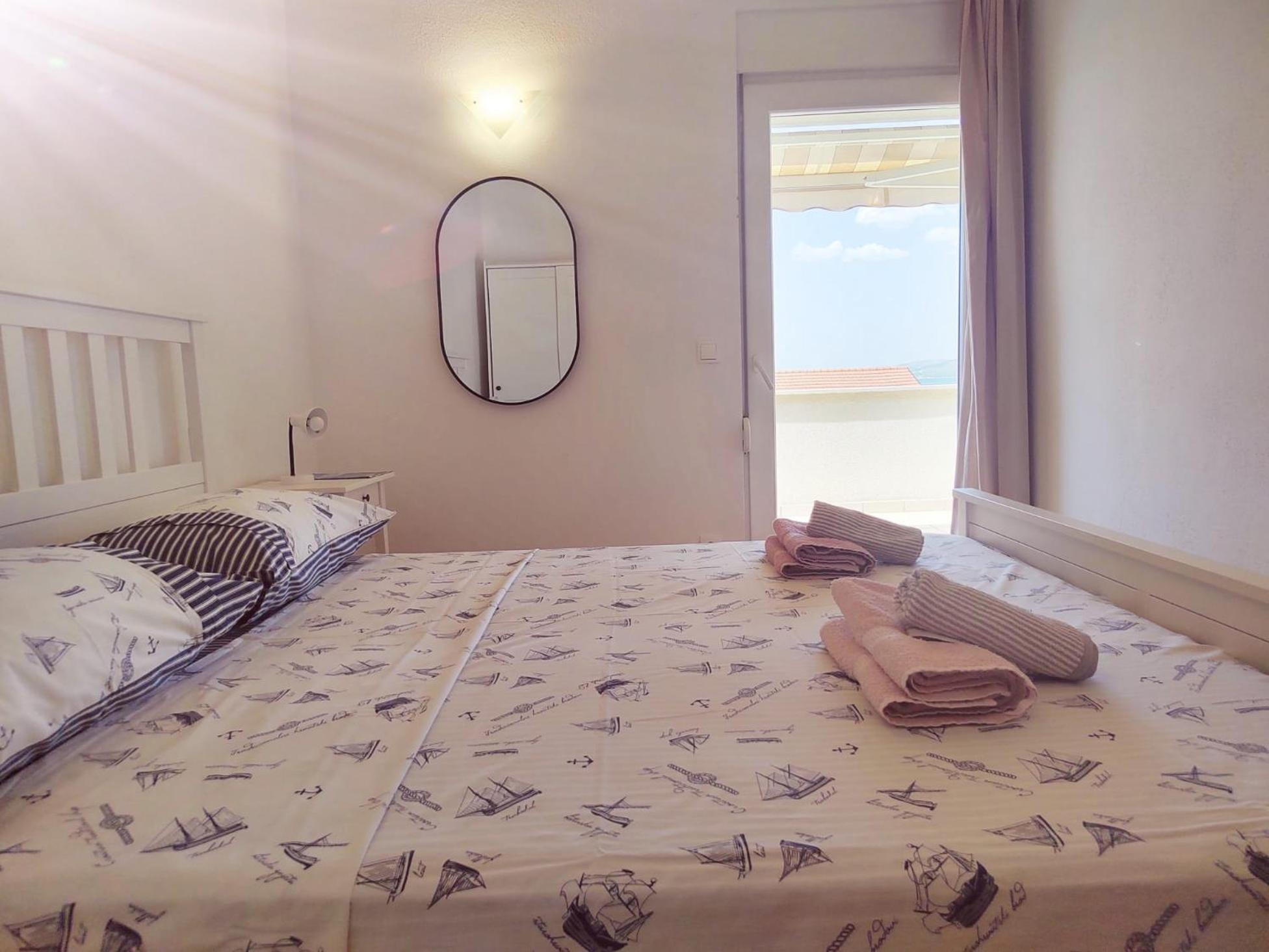 T&T Sea View Apartments Trogir Luaran gambar