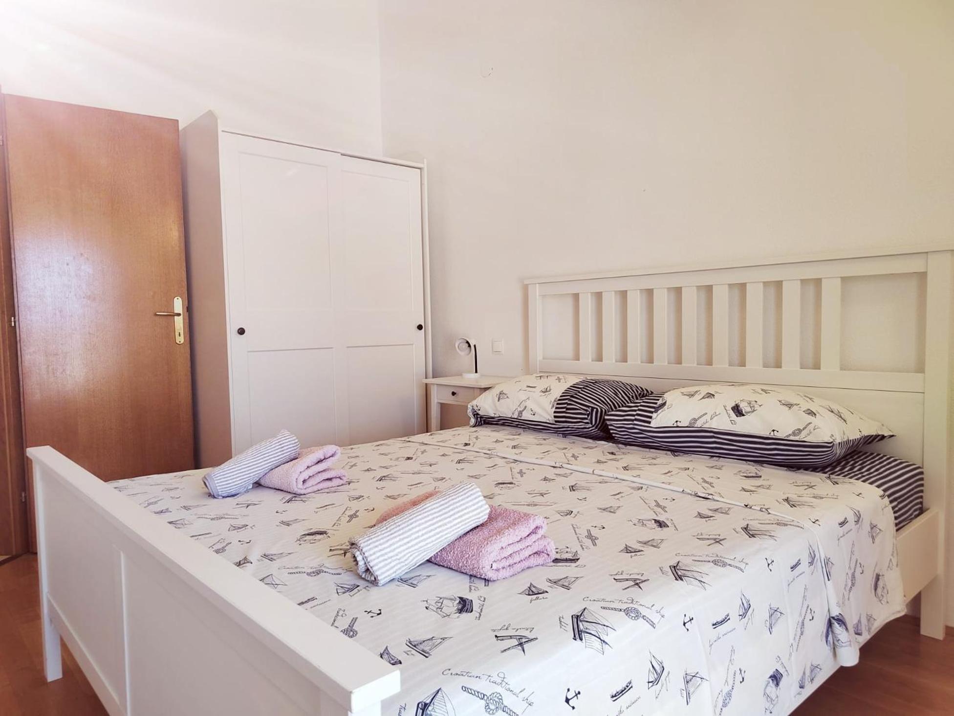 T&T Sea View Apartments Trogir Luaran gambar