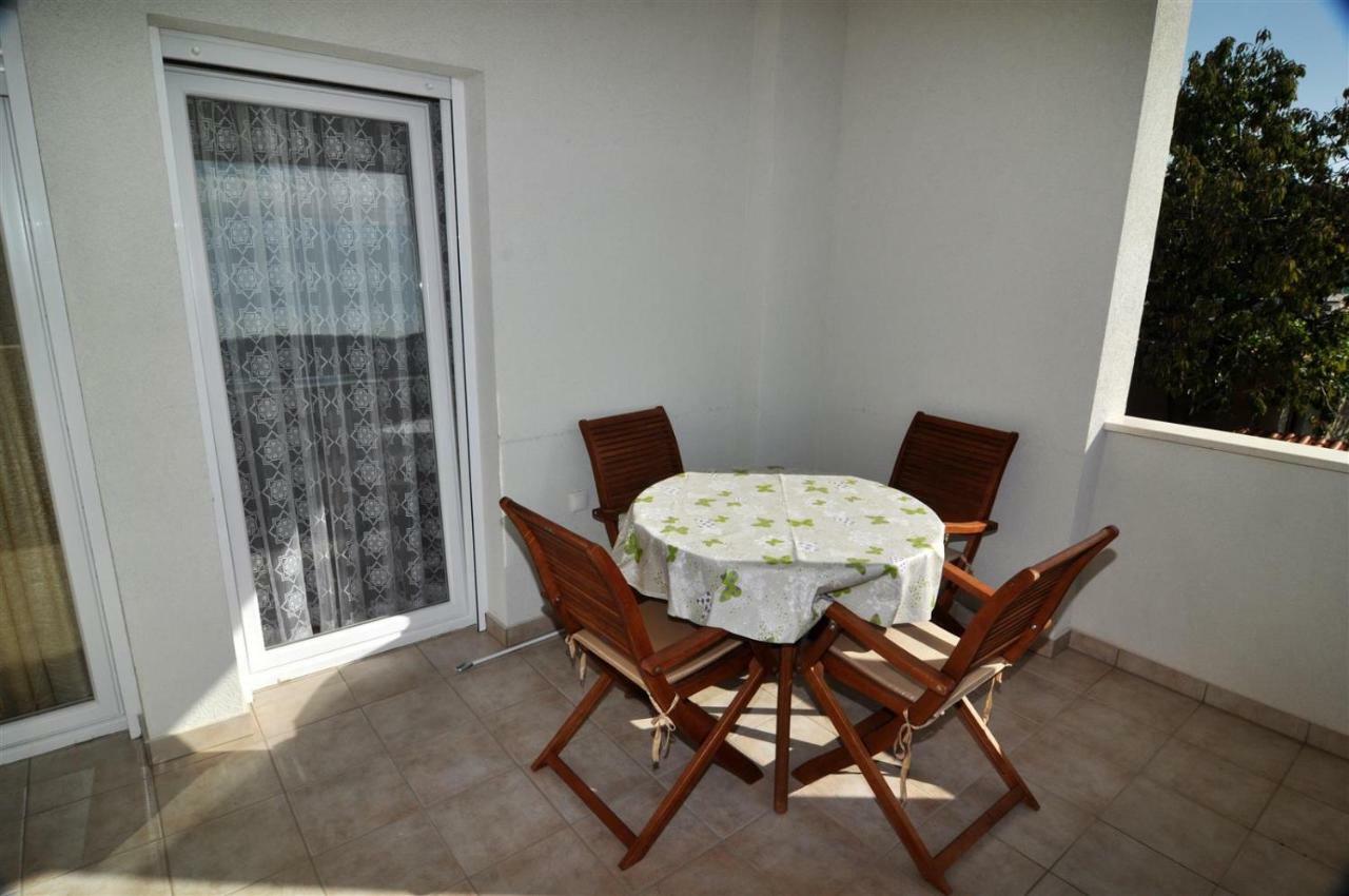 T&T Sea View Apartments Trogir Luaran gambar