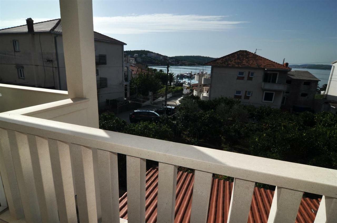 T&T Sea View Apartments Trogir Luaran gambar